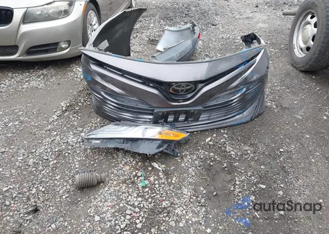 2018 Toyota Camry Xle z USA, uszkodzony, nr VIN 4T1B11HK9JU092961